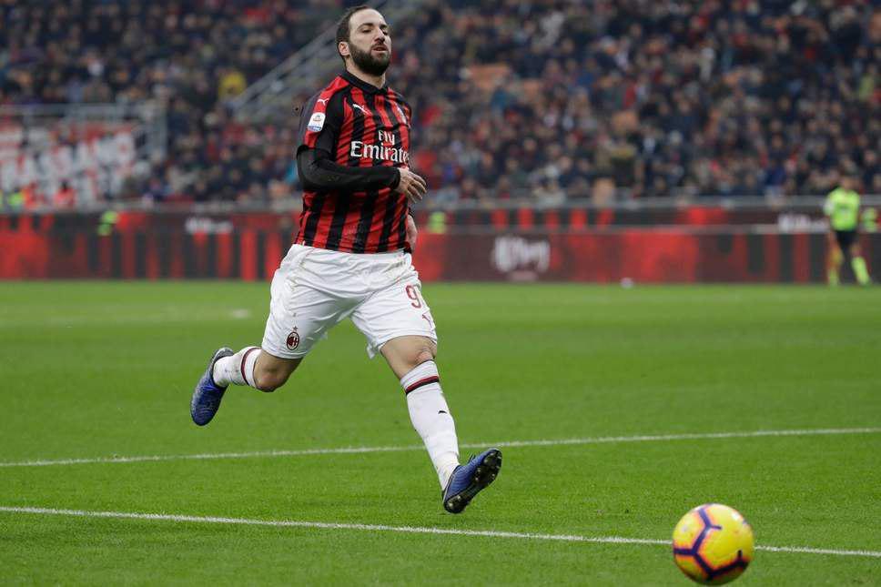 Gonzalo Higuain នឹងក្លាយជាកីឡាករតោខៀវ Chelsea រយៈពេល៤៨ម៉ោងទៀត