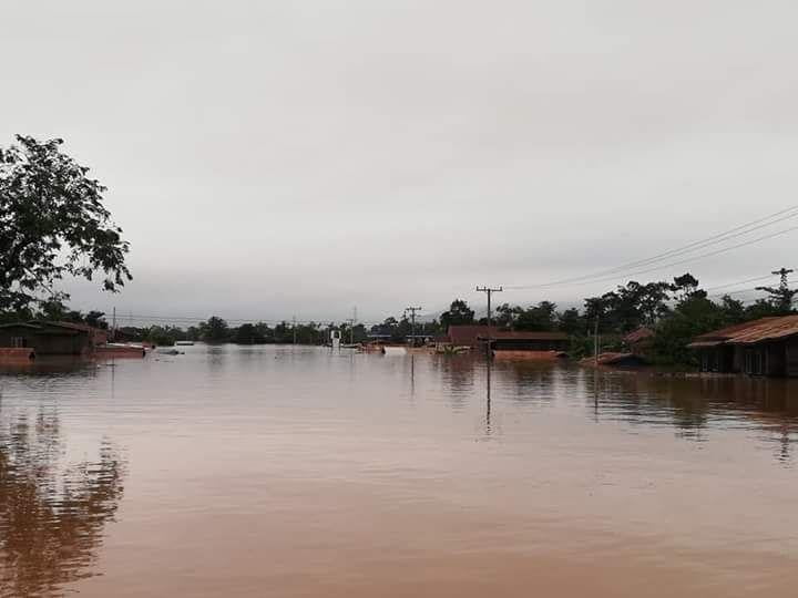 ខេត្តស្ទឹងត្រែង៖ អាជ្ញាធរឡាវ កំពុងជម្លៀសពលរដ្ឋចេញពីតំបន់ទឹកលិចតាមដងទន្លេសេកុង ដោយ សារគ្រោះទឹកជំនន់ក្នុងខេត្តអត្តពឺ