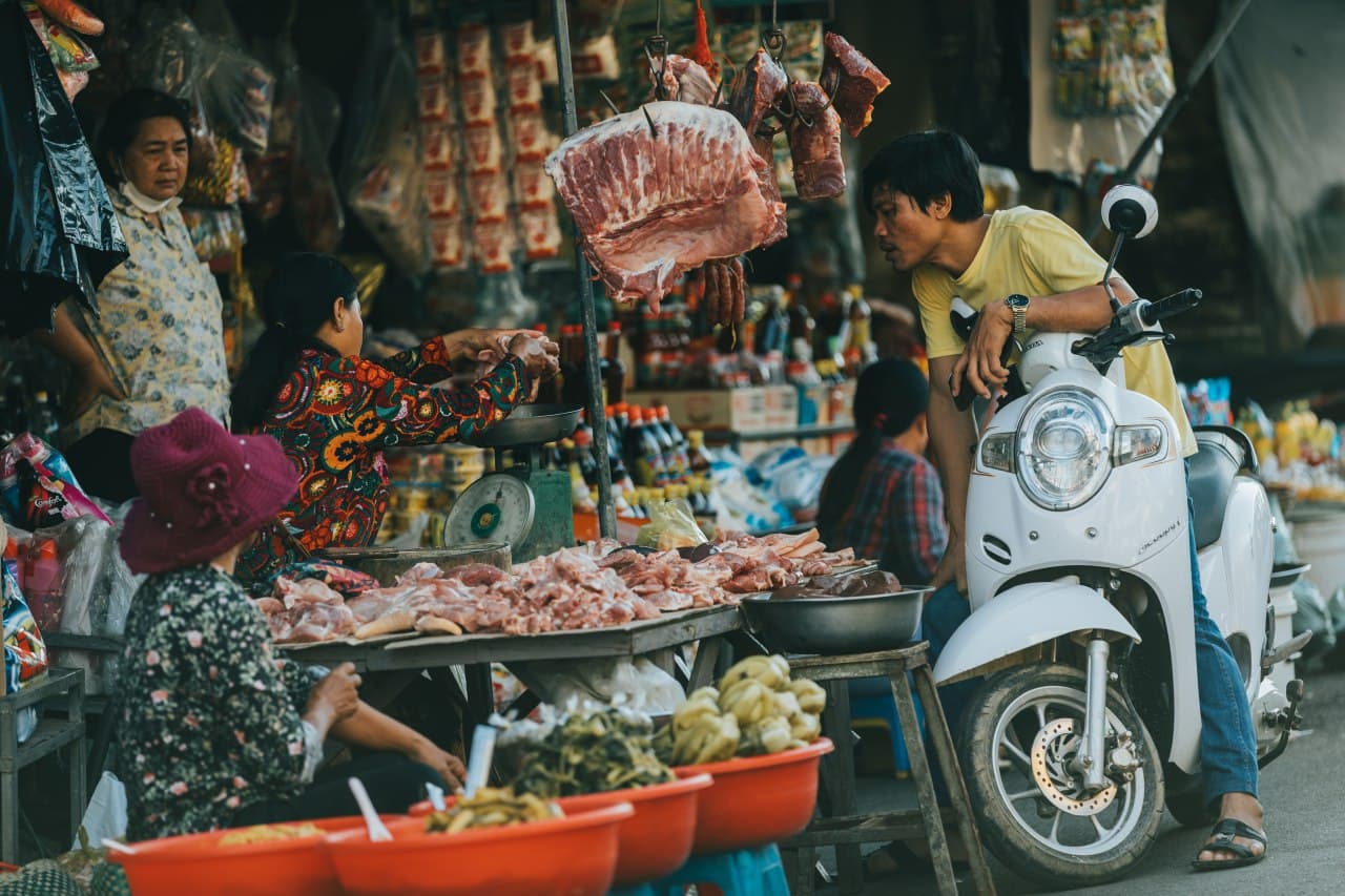 អ្នកសេដ្ឋកិច្ចបង្ហាញពីផលប៉ះពាល់ ប្រសិនបើមានការឆ្លៀតឱកាសតម្លើងថ្លៃទំនិញក្នុងកាលៈទេសៈនៃការរីករាលដាលជំងឺ Covid-19