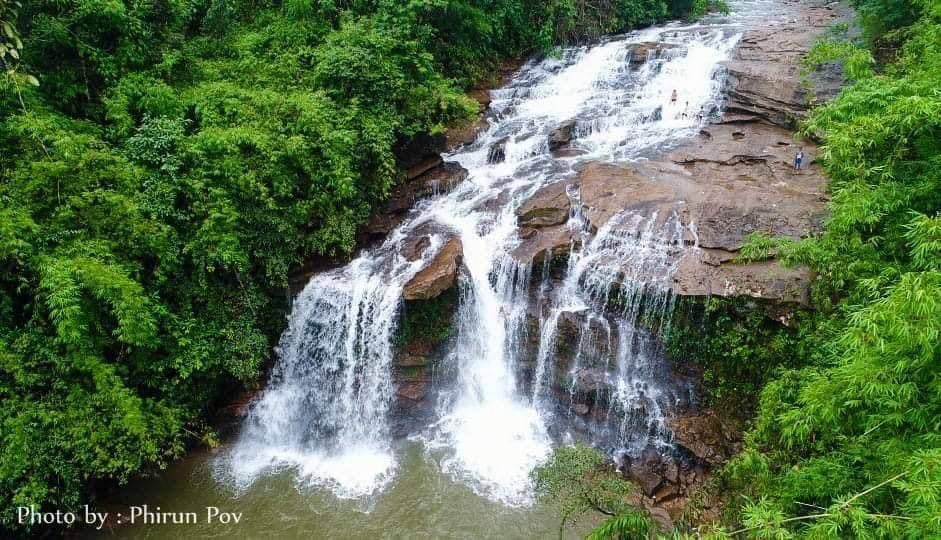 ដំណឹងល្អ សម្រាប់ភ្ញៀវទេសចរ ដែលធ្លាប់បានទៅ គ្រោងទៅ និងមិនទាន់បានទៅលេង រមណីយដ្ឋាន ទឹកធ្លាក់ច្រកល្អៀង ឃុំឈើតុំ ស្រុកក្រគរ ខេត្តពោធិ៍សាត់!