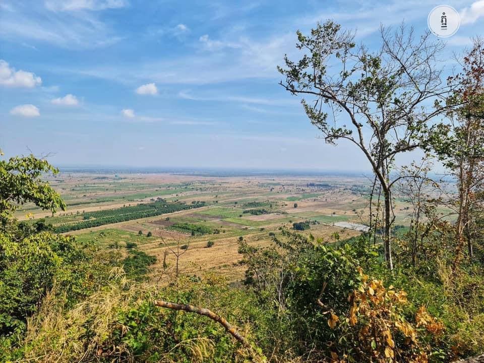 ភ្នំយាយសំ ស្ថិតនៅភូមិយាយសំ ឃុំទួលពង្រ ស្រុកម៉ាឡៃ ខេត្តបន្ទាយ មានជ័យ