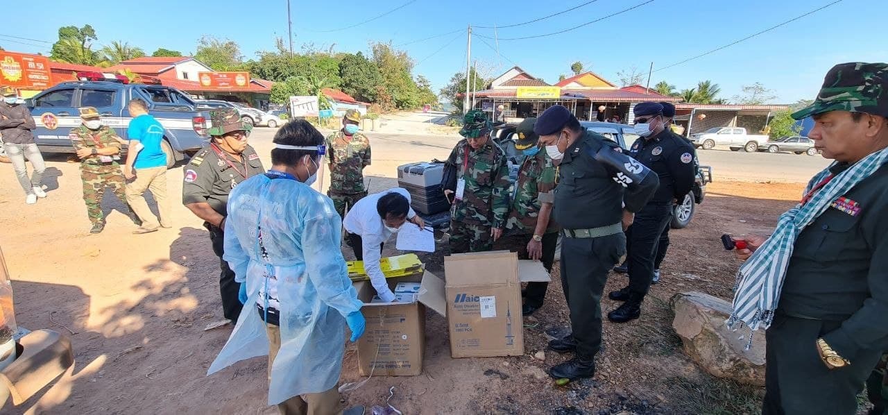 សន្តិភាព ទើបធ្វើឲ្យក្រុមមហាគ្រួសាររថយន្ត OFF ROAD កម្ពុជា បានរួមចំនែកសកម្មភាពមនុស្សធម៌ជាច្រើន ជាពិសេសដឹកវ៉ាក់សាំងចាក់ជូនពលរដ្ឋ នៅខេត្តកោះកុង