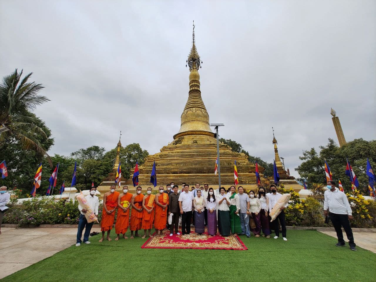 លោកជំទាវ ម៉ែន សំអន អញ្ជើញសម្ពោធដាក់ឲ្យប្រើប្រាស់ដងទង់ កម្ពស់ ២១ម៉ែត្រ ស្ថិតក្នុងវត្តរតនៈសោភណ្ឌ ហៅវត្តកោងកាង នៅសង្កាត់ប៉ៃលិន ក្រុង-ខេត្តប៉ៃលិន