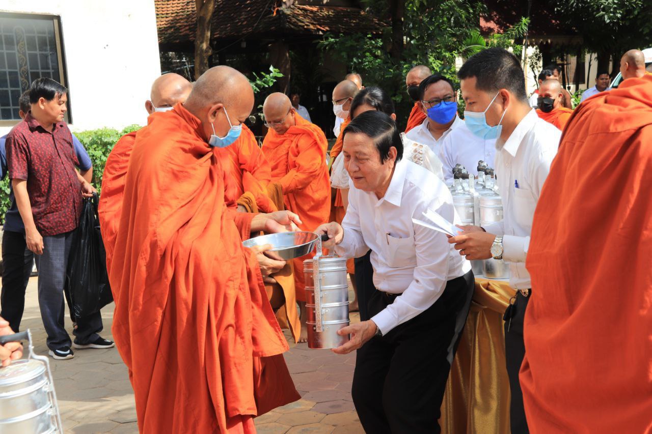 ថ្នាក់ដឹកនាំអាជ្ញាធរជាតិអប្សរា អញ្ជើញចូលរួមទិវាជាតិនៃការចងចាំ ២០ឧសភា ឆ្នាំ២០២២