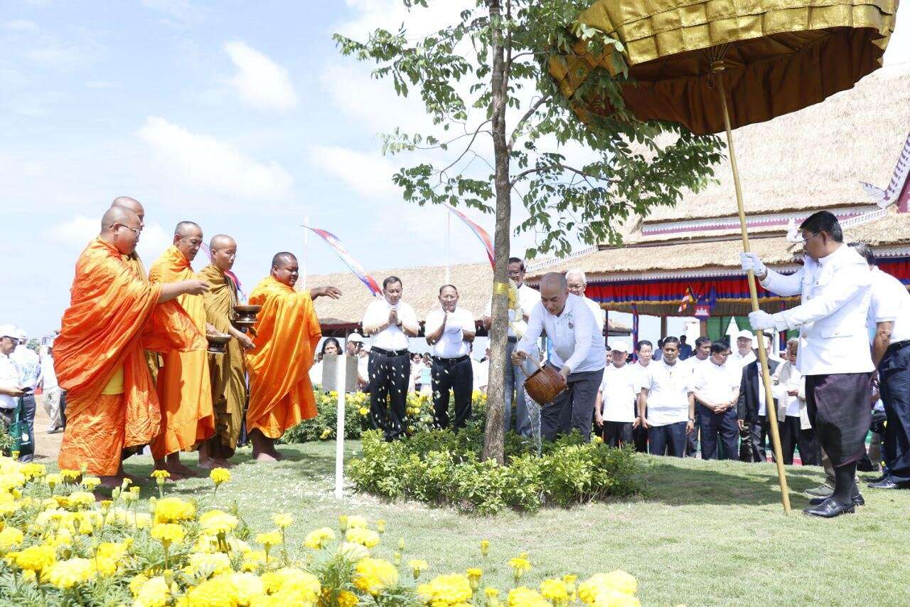 រុក្ខទិវា ៩កក្កដាឆ្នាំនេះ ធ្វើឡើងនៅខេត្តបាត់ដំបង ដោយមាន ដាំកូនឈើ ជាងមួយម៉ឺនដើម ខណៈបច្ចុប្បន្ន កម្ពុជា មានផ្ទៃដីអភិរក្ស ប្រមាណ ៤១% និងបានលក់ឥណទានកាបូន ទៅក្រុមហ៊ុន អន្តរជាតិធំៗចាប់ពីឆ្នាំ២០១៦ ដល់ឆ្នាំ២០២០ បានទឹកប្រាក់ចំនួន ១១,៦លានដុល្លារអាម៉េរិក