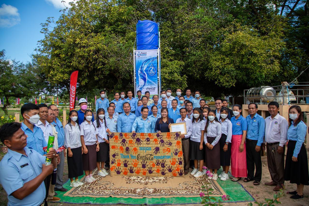 ប្រជាពលរដ្ឋខេត្តកំពង់ឆ្នាំង និងខេត្តពោធិ៍សាត់ ទទួលបានប៉មចម្រោះទឹកស្អាត និងម៉ាស៊ីនអនាម័យ