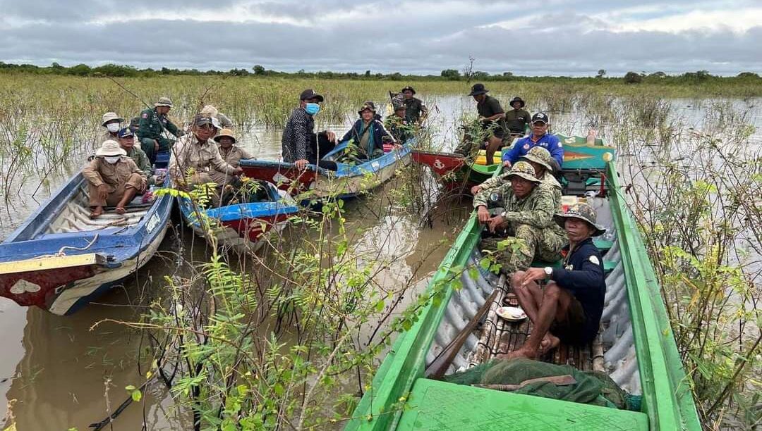 អាជ្ញាធរខេត្តកំពង់ធំ ចុះទប់ស្កាត់ និងបង្ក្រាបបទល្មើសជលផល រឹបអូសឧបករណ៍នេសាទខុសច្បាប់ បានជាច្រើនប្រភេទយកមកបំផ្លាញចោល