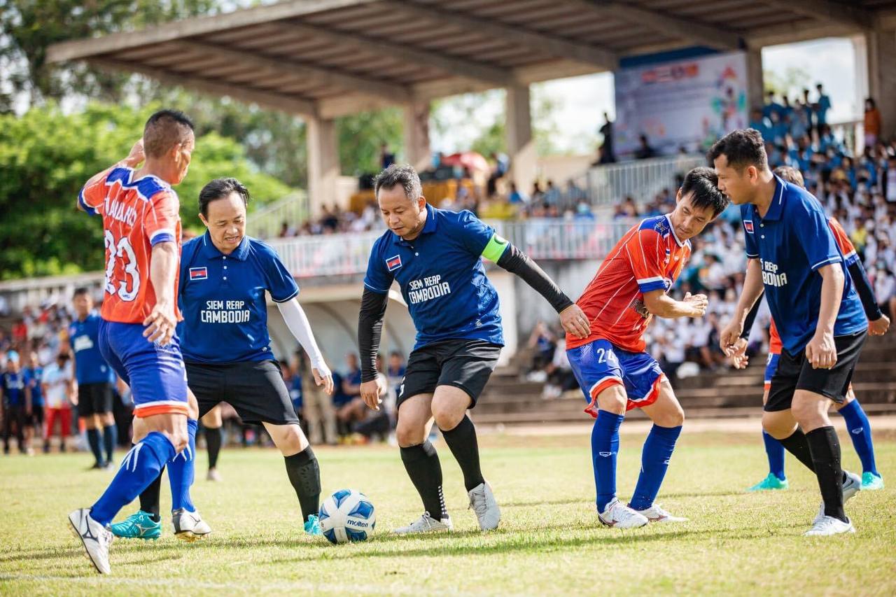 ក្រសួងទេសចរណ៍ និងគណៈកម្មាធិការជាតិអូឡាំពិកកម្ពុជា រៀបចំព្រឹត្តិការណ៍កីឡាទេសចរណ៍បាល់ទាត់មិត្តភាពវ័យចំណាស់មេគង្គ (កម្ពុជា ថៃ ឡាវ និងវៀតណាម)