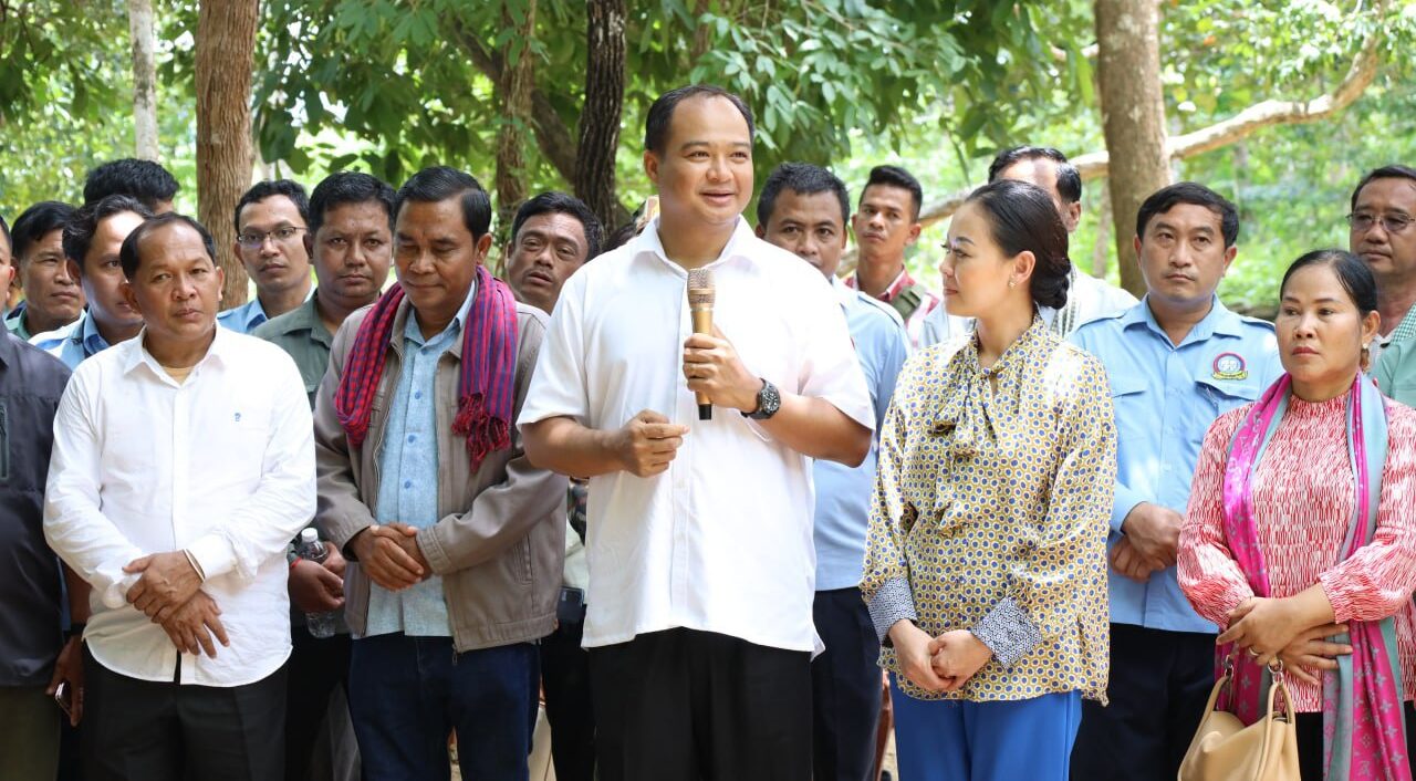 អភិបាលថ្មី នៃខេត្តព្រះវិហារ ចុះសួរសុខទុក្ខកងកម្លាំងប្រដាប់អាវុធនៅតំបន់ព្រំដែន និងប្រជាពលរដ្ឋ ដែលរស់នៅលើកំពូលភ្នំត្បែងមានជ័យ