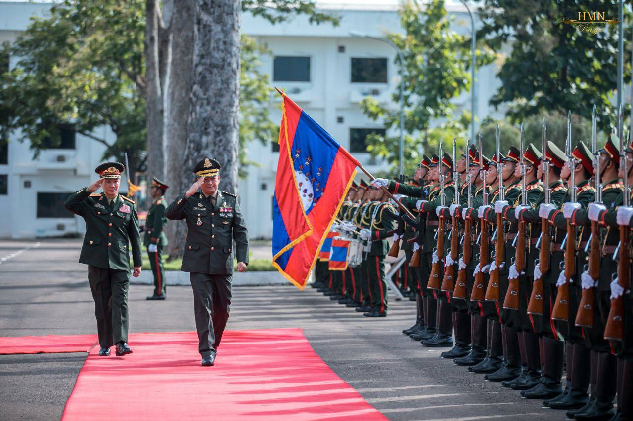 ឧ​ត្ត​ម​សេនីយ៍​ឯក ហ៊ុន ម៉ា​ណែ​ត ដឹកនាំ​គណៈប្រតិភូ​ជាន់ខ្ពស់​កងទ័ពជើងគោក​អញ្ជើញ​បំពេញ​ទស្សនកិច្ច​ផ្លូវ​ការលើក​​ទីមួយ​នៅ​ប្រទេស​ឡាវ​