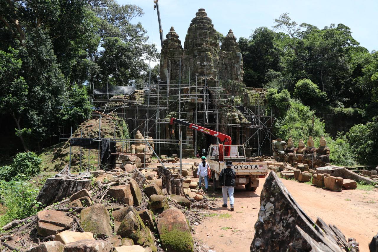 កាណាដា បរិច្ចាគថវិកាជួយជួសជុលចម្លាក់ទេវតាទាញព្រ័ត្រតួទី៨ នៅខ្លោងទ្វារតាកាវ