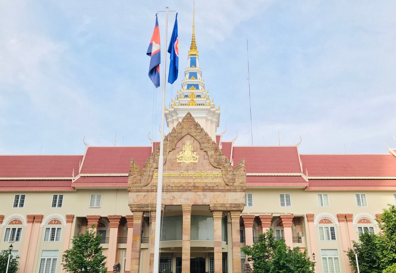 អ្នកនាំពាក្យក្រសួងការបរទេសបង្រៀនការទូតដល់មន្ត្រីការទូតបរទេសខ្លះនៅកម្ពុជា