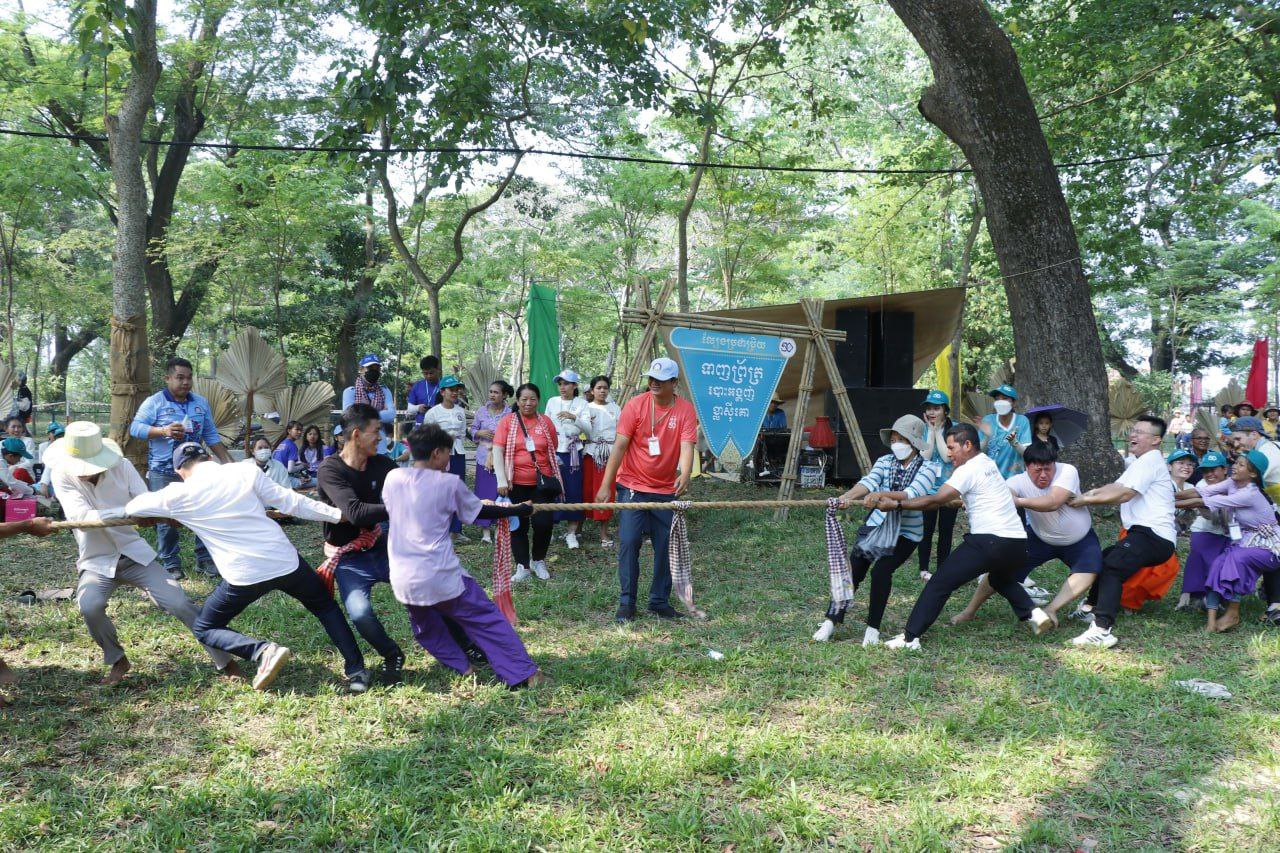 ព្រឹត្តិការណ៍អង្គរសង្ក្រាន្ត និងតំបន់ទេសចរណ៍ផ្សេងៗនៅក្នុងខេត្តសៀមរាប ទទួលបានអ្នកដើរលេងកម្សាន្ត ប្រមាណ ១លាន៣០ម៉ឺននាក់ នាថ្ងៃទី១៦មេសា