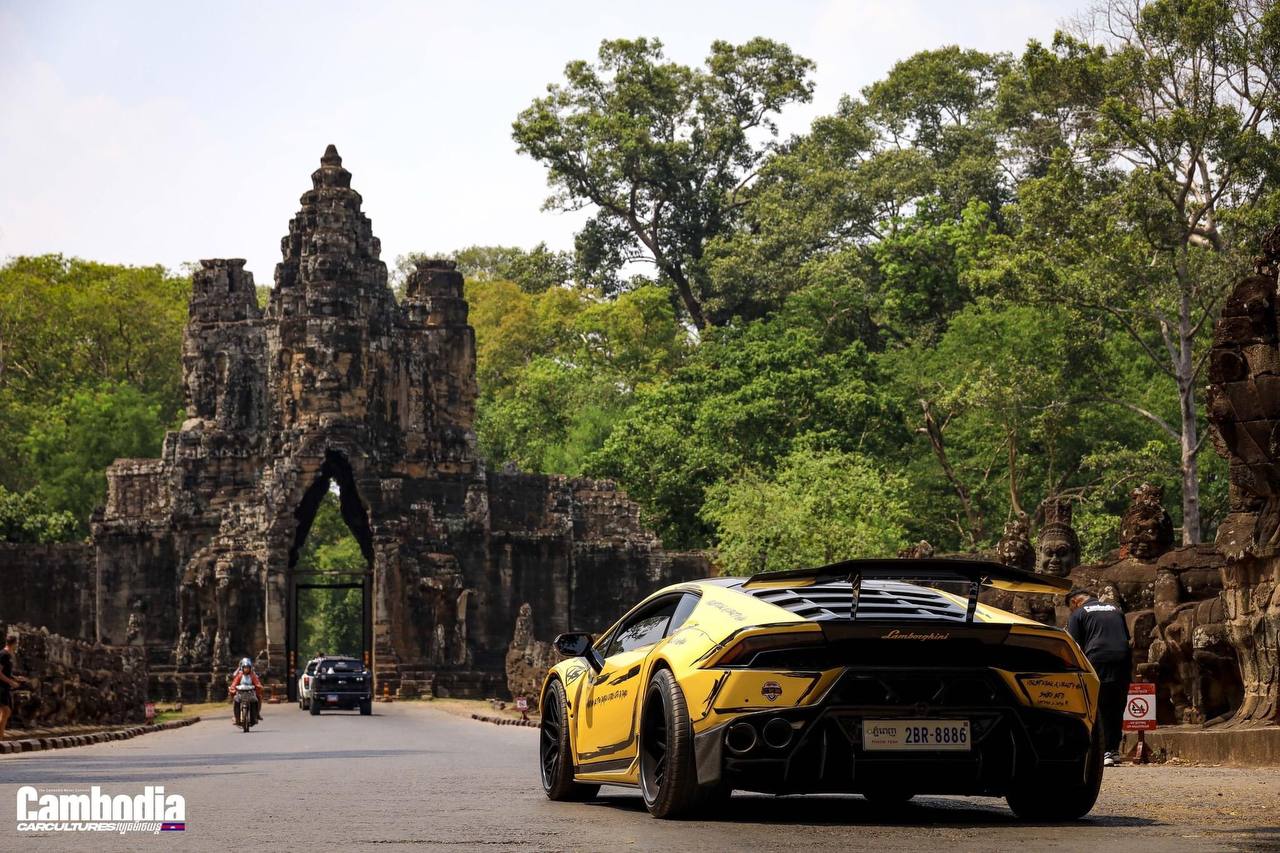 ក្រុមរថយន្ត Super Car កម្ពុជាបានធ្វើដំណើរមកពីភ្នំពេញ ចូលរួមផ្សព្វផ្សាយពីគោលដៅទេសចរណ៍នានា នៅក្នុងខេត្តសៀមរាប