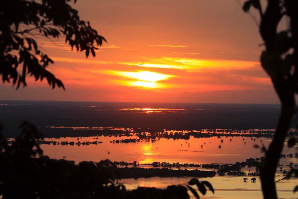 ប្រាសាទភ្នំក្រោម ជម្រើសទស្សនាទិដ្ឋភាពថ្ងៃរះ និងថ្ងៃរៀបលិច យ៉ាងល្អប្រសើរ