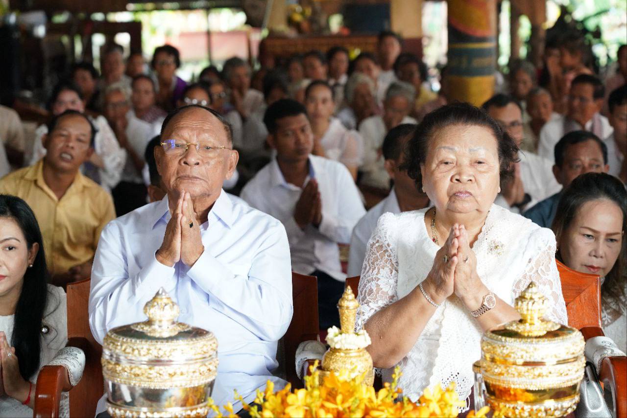 សម្តេចអគ្គមហាពញាចក្រី ហេង សំរិន អញ្ជើញចូលរួមក្នុងពិធីបុណ្យកាន់ បិណ្ឌវេនទី១២ នៅវត្តជម្ពូសុវណ្ណ ស្រុកពញាក្រែក ខេត្តត្បូងឃ្មុំ