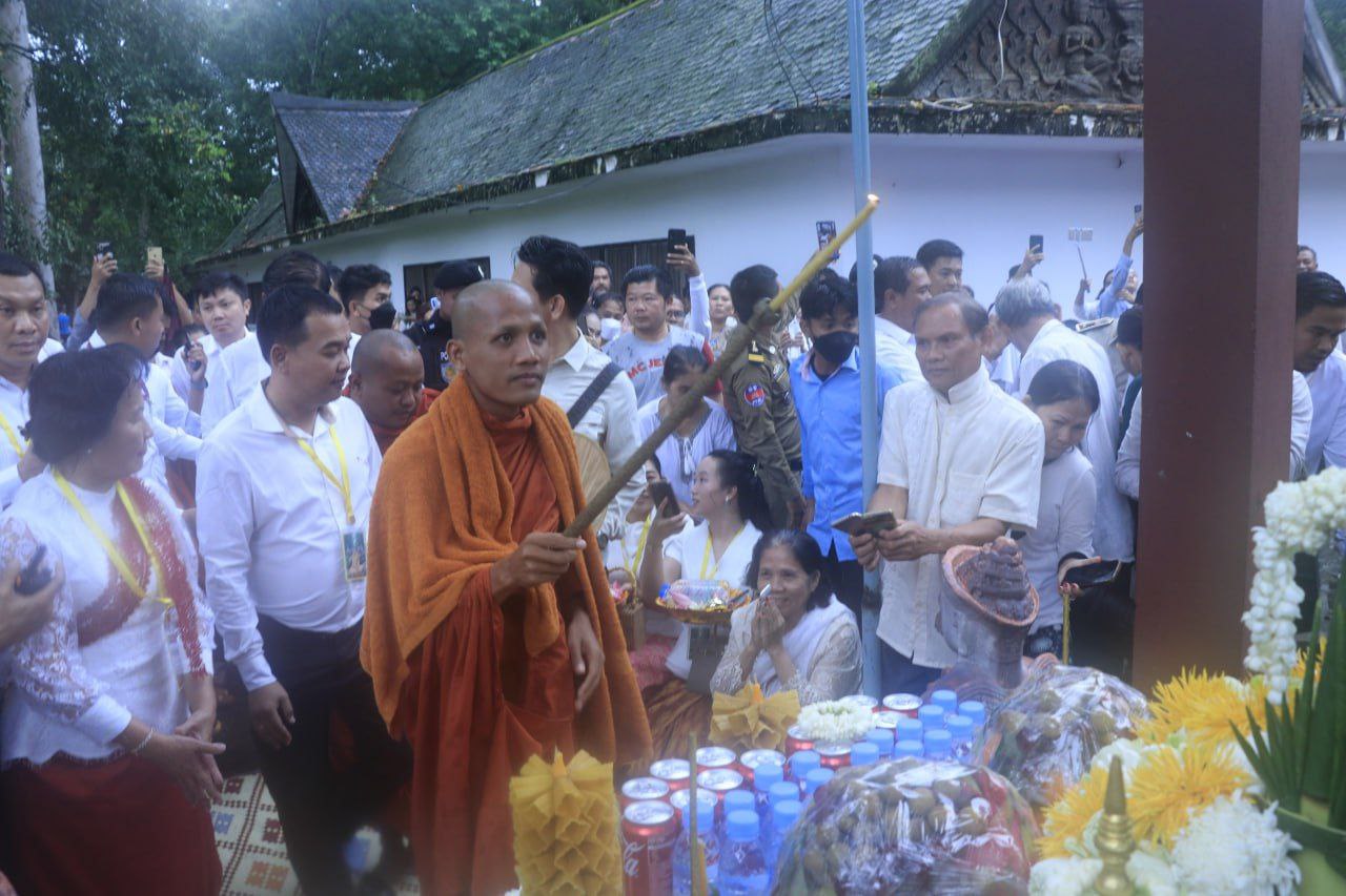 បារមីរបស់ព្រះធម្ម វនវាសី ចន្ទ មុនី នៅលើទឹកដីអង្គរបាន ទាញយកភ្ញៀវទេសចរណ៍ជាតិ បែបសាសនាប្រមាណ ២១ម៉ឺននាក់