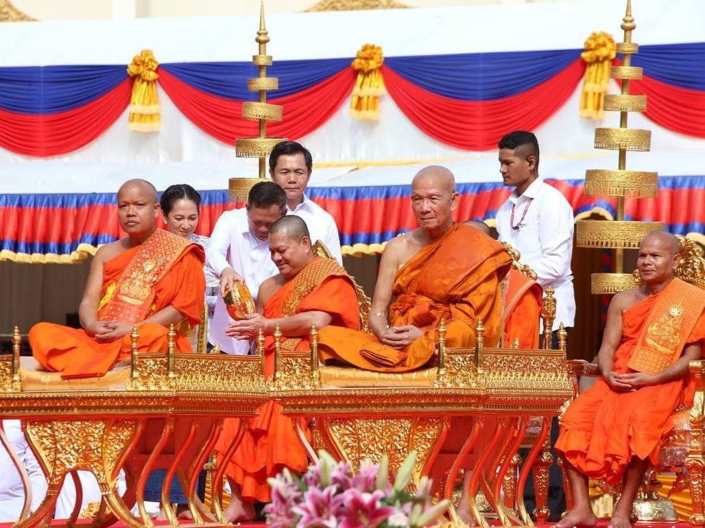 សម្ដេចធិបតី ហ៊ុន ម៉ាណែត៖ “ទោះបីជាព្រះពុទ្ធសាសនា ជាសាសនារបស់រដ្ឋ សិទ្ធិសេរីភាព និងការគោរពជំនឿសាសនា ត្រូវធានាដោយរដ្ឋធម្មនុញ្ញ