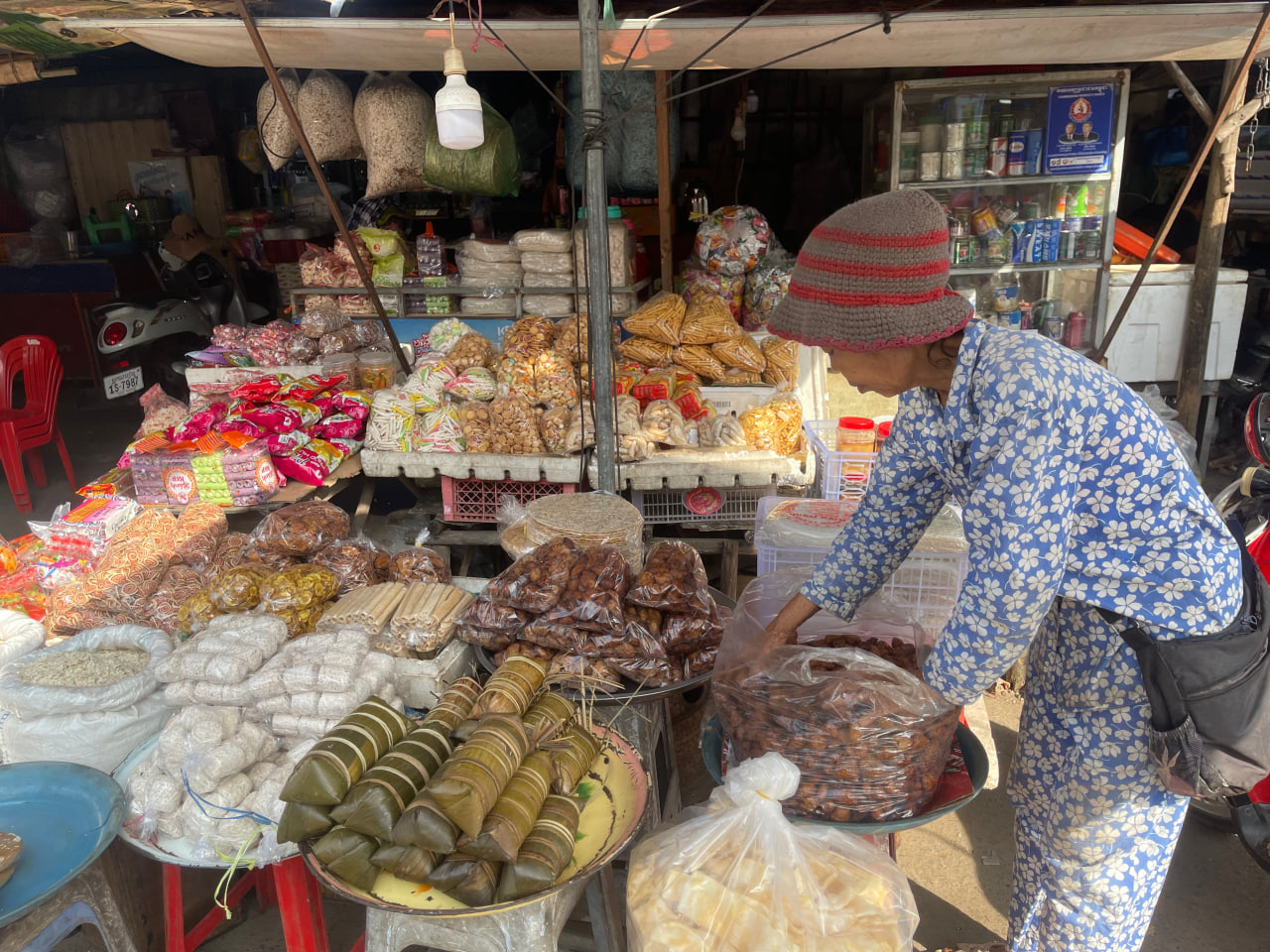 នំកន្រ្ទាំ ឬ នំទ្រាំ បុរាណខ្មែរ នៅតែពេញនិយមប្រើក្នុងពិធីបុណ្យសំខាន់ៗ និងមានទីផ្សារល្អ