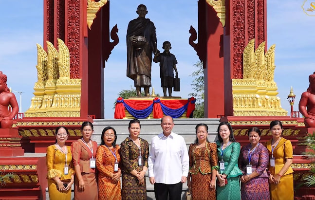 រដ្ឋមន្ត្រីក្រសួងមុខងារសាធារណៈ ហ៊ុន ម៉ានី តំណាងសម្តេចធិបតីនាយករដ្ឋមន្ត្រី