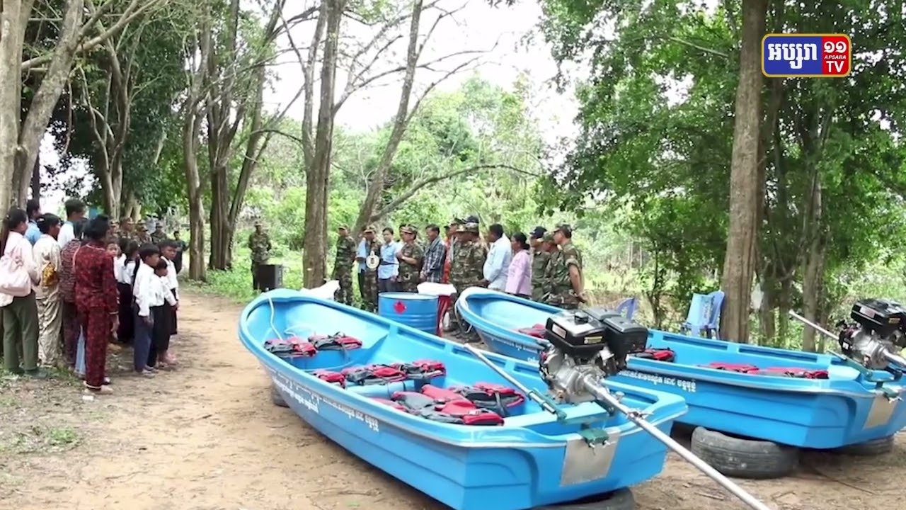 សម្តេចធិបតីប្រគល់កាណូតដឹកជញ្ជូន ៤គ្រឿង ដល់ពលរដ្ឋក្នុងស្រុកសណ្តាន់ ខេត្តកំពង់ធំ (Video Inside)