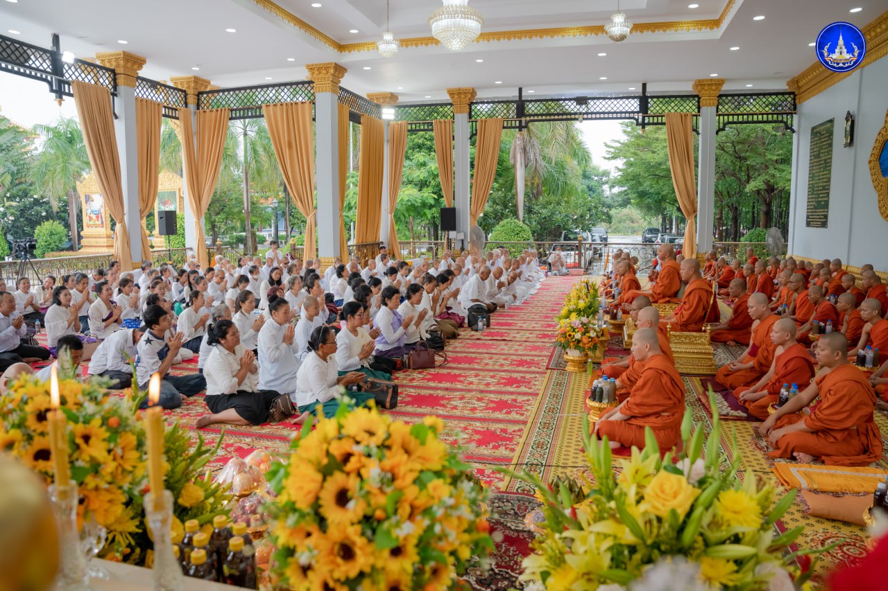 ពិធីភ្នុំបិណ្ឌជាប្រពៃណីធ្វើបុណ្យទានដ៏ផូរផង់របស់ខ្មែរតាំងពីសម័យពុទ្ធកាលដ៏យូរលង់