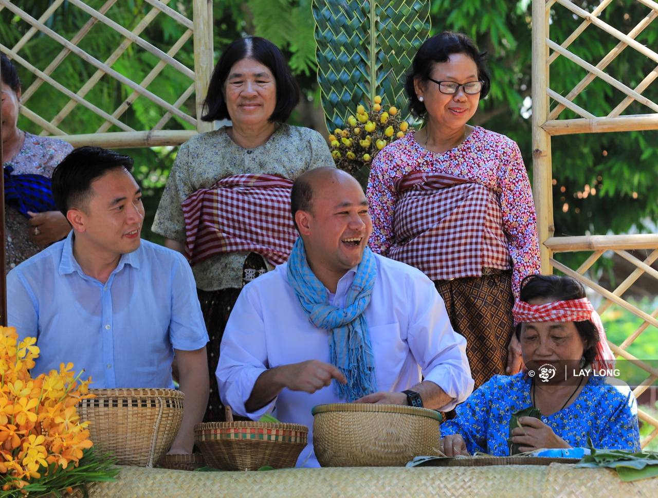 លោក ហ៊ុន ម៉ានី ៖ ប្រកួតវេចអន្សម ជាមួយនឹងចុងភៅ Chef Nak ក្នុងកម្មវិធី«ភ្ជុំបិណ្ឌវេចនំជុំញាតិ»