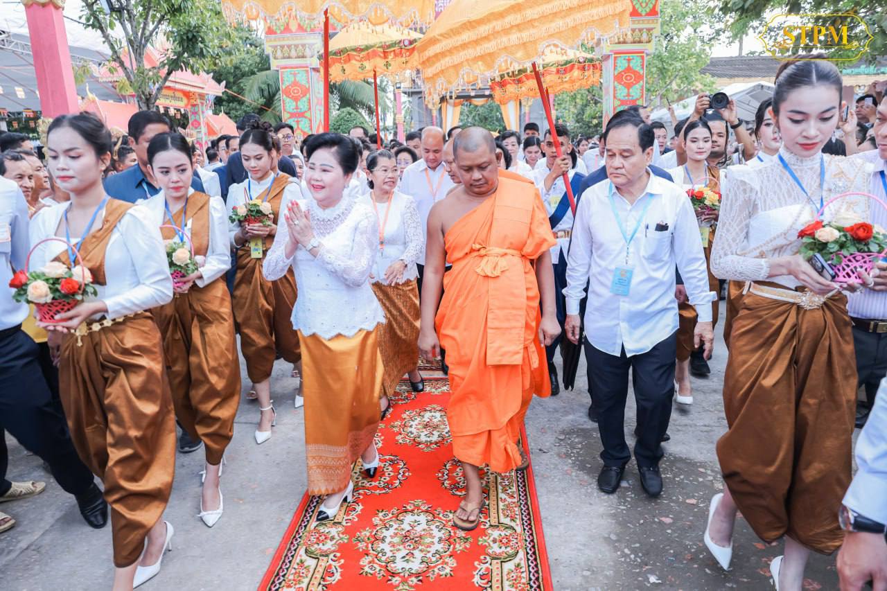 អង្គការសមាគមខ្មែរកម្ពុជាក្រោម៖ អង្គកឋិនទានមហាសាមគ្គីគ្រួសារខ្មែរ ដង្ហែទៅកាន់វត្តពោធិគិរីវង្សារាម ជាព្រឹត្តិការណ៍ដ៏កម្រនិងមានគុណតម្លៃជាប្រវត្តិសាស្ត្រ