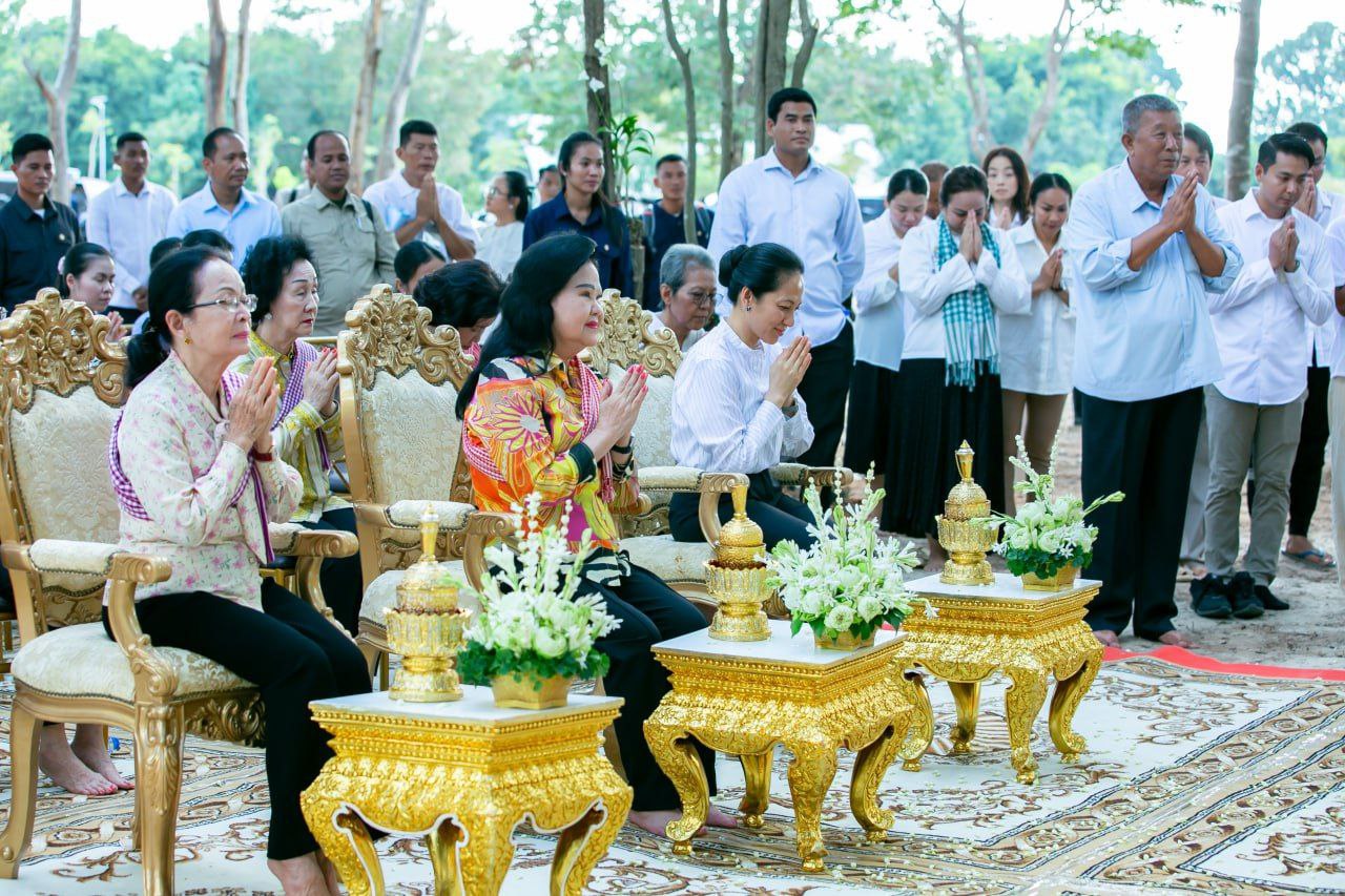 ដើមពោធិព្រឹក្ស ៣ដើម អារាធនាពីប្រទេសស្រីលង្កា ត្រូវបានដាំនៅក្នុងមណ្ឌលវិបស្សនា ធម្មអង្គុលខេត្តសៀមរាប