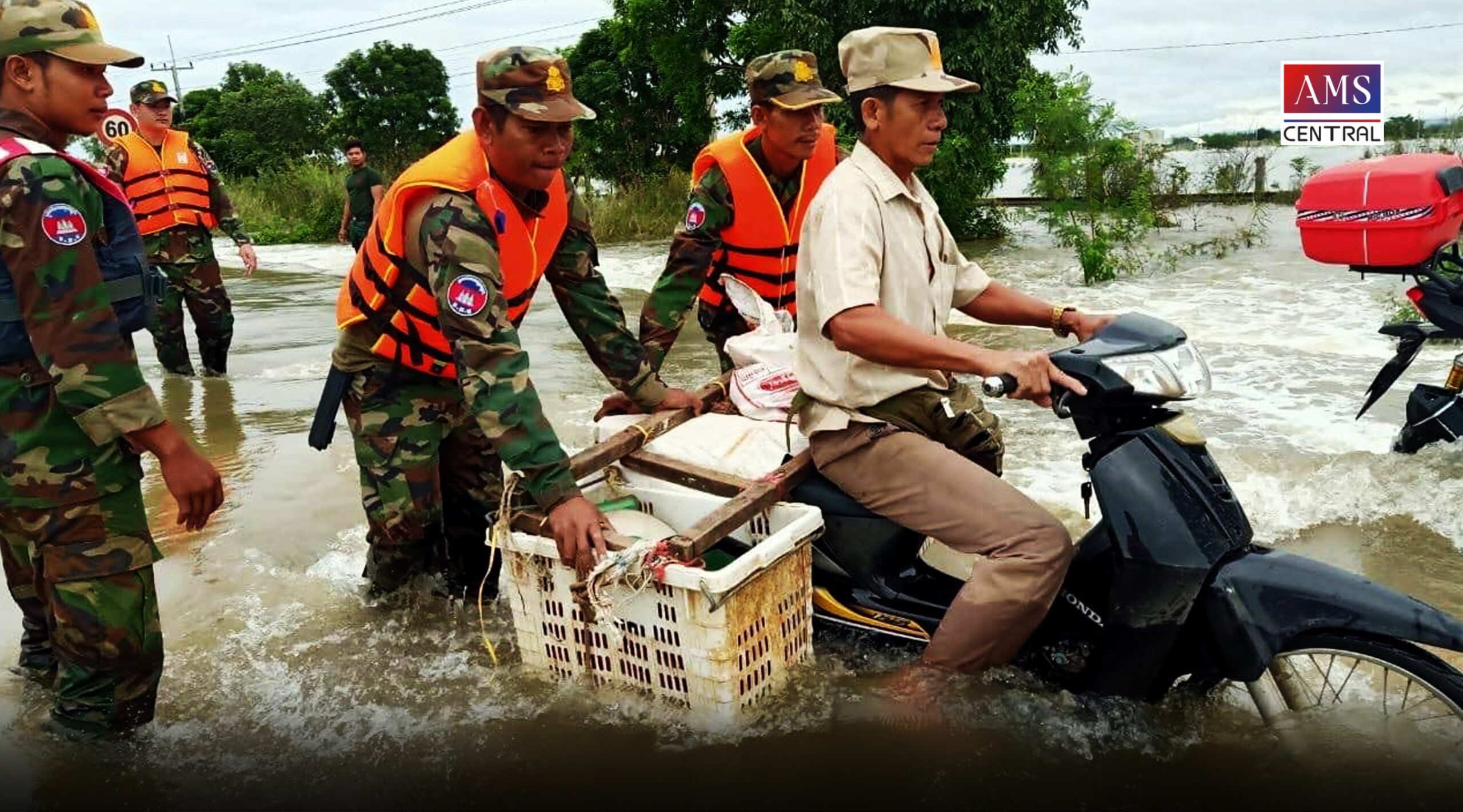 ទំនប់អាងអូរខៃដន ត្រូវបានបាក់បណ្ដាលឲ្យមានការជន់លិចផ្លូវជាតិលេខ៥ចំណុចកូនដំរី និងភូមិមួយចំនួនក្នុងក្រុងប៉ោយប៉ែត