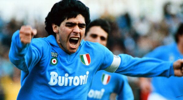 Napoli ប្ដូរឈ្មោះកីឡដ្ឋានតាម វីរបុរស Maradona ដែលទើបចែកឋាន