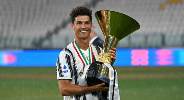 អតីតថ្នាក់ដឹកនាំម្នាក់របស់ Juventus បង្ហាញអារម្មណ៍ស្ដាយក្រោយចំពោះការនាំយក Ronaldo